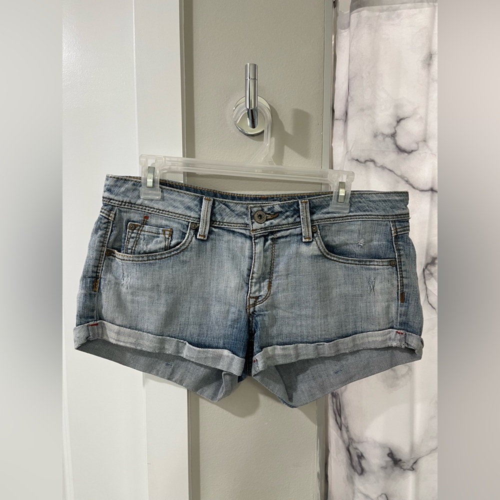 Refuge Light Wash Denim Shorts